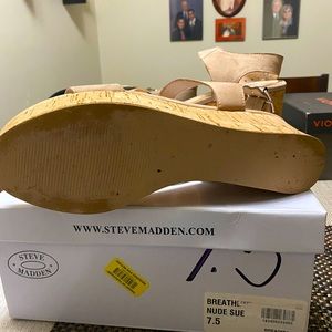 STEVE MADDEN BREATHE WEDGE SANDAL